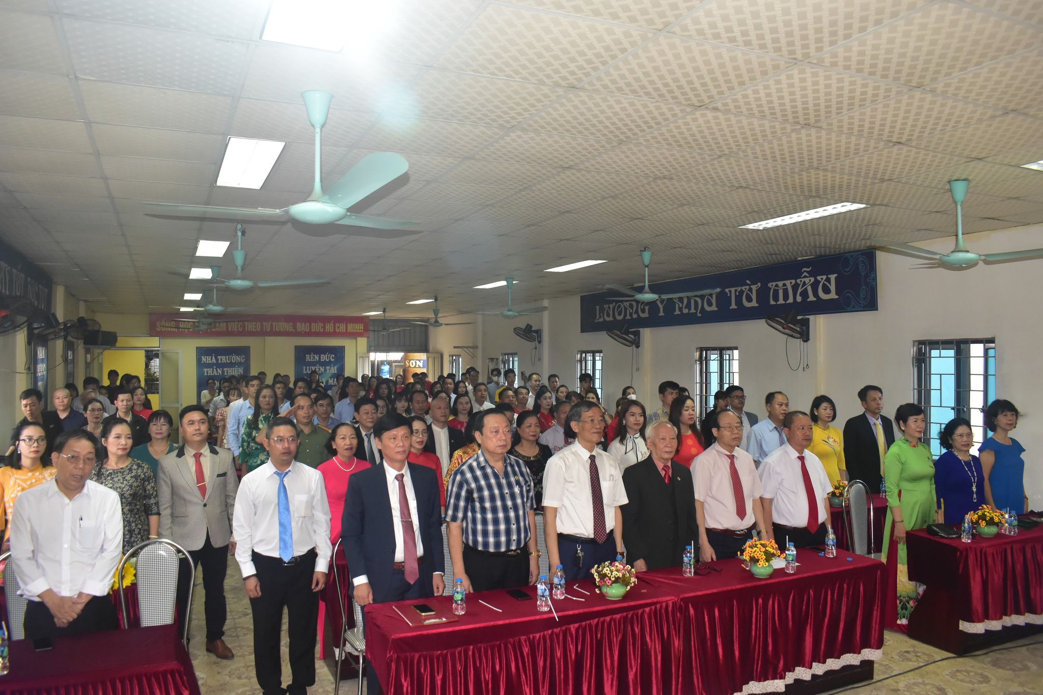 Trường Trung cấp Y dược Tuê Tĩnh Hà Nội - Kỷ niệm 40 năm ngày thành lập nhà giáo Việt Nam 20-11-2022